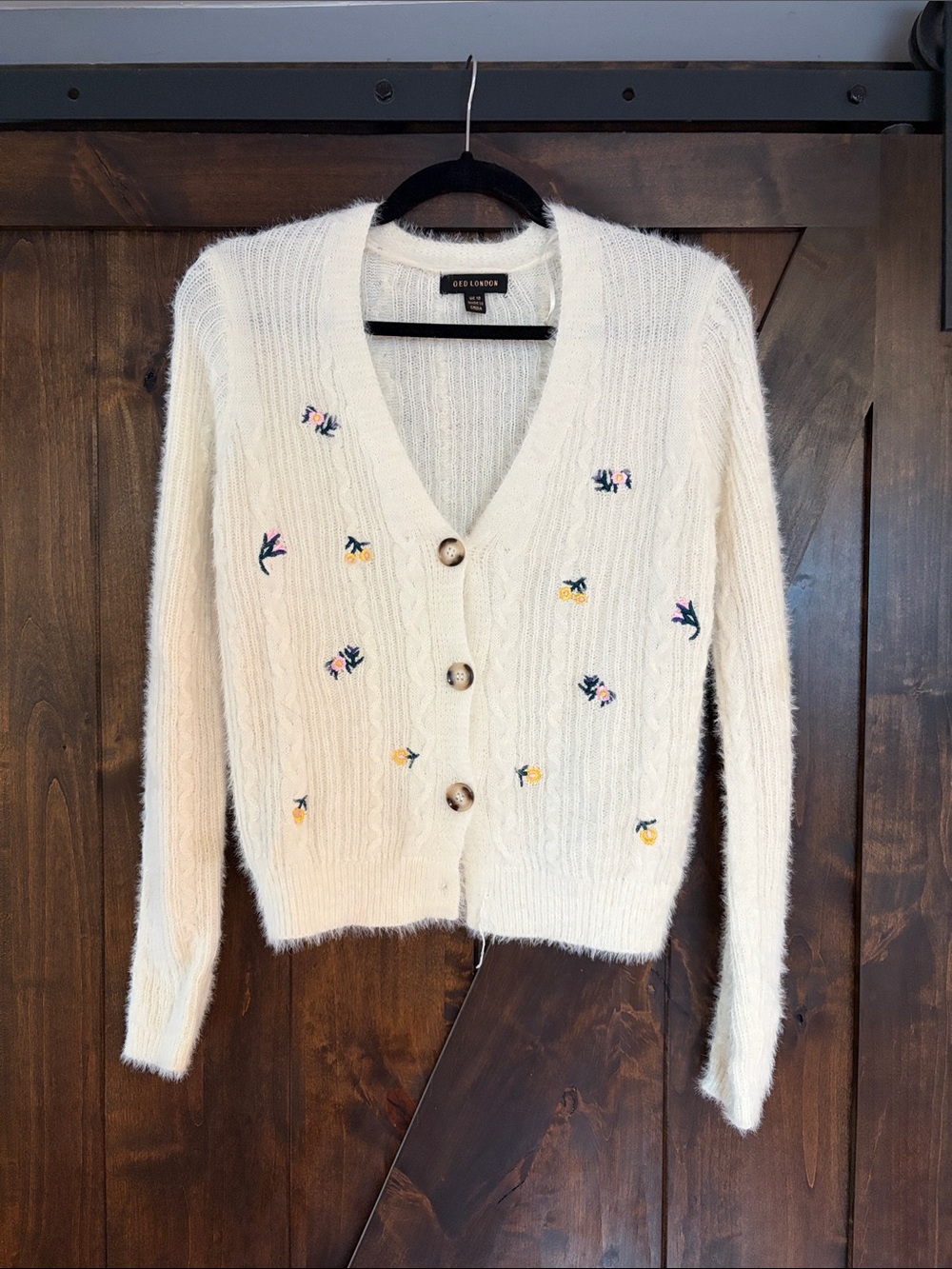 QED London Cream V-Neck Embroidered Button Cardigan